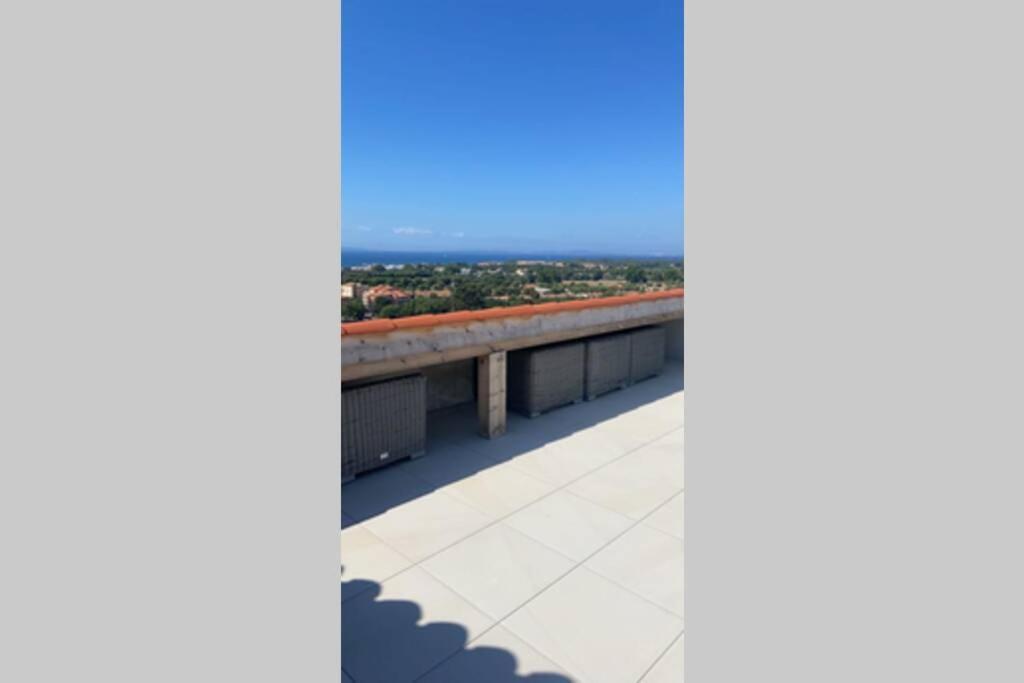 Magnifique Appartement Avec Vue Imprenable La Londe-les-Maures Exterior foto